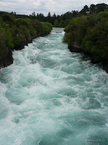 6.63- Les 'Huka falls' site le plus visite de NZ.JPG